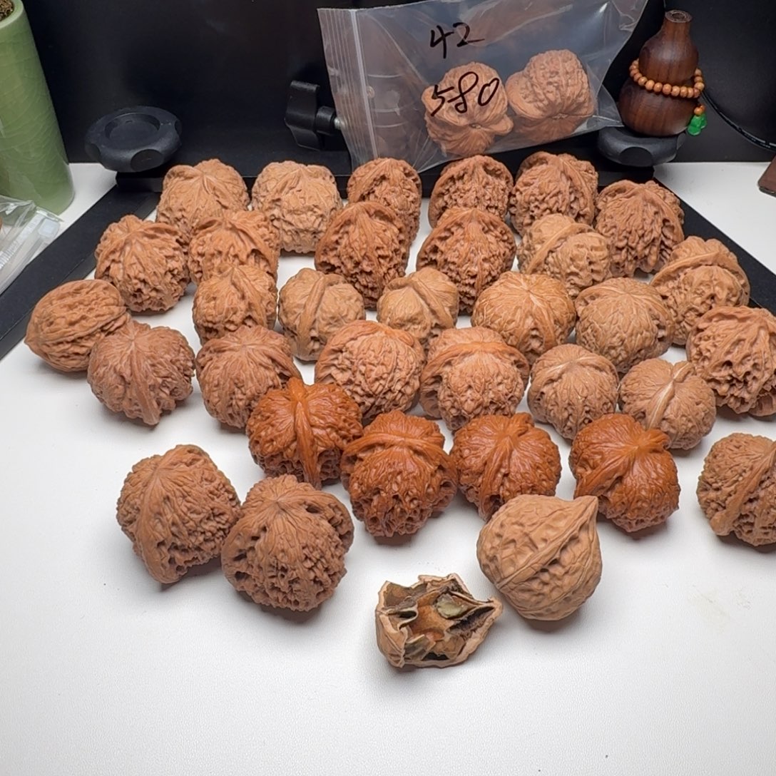 熊***）核桃把件39 血麒麟