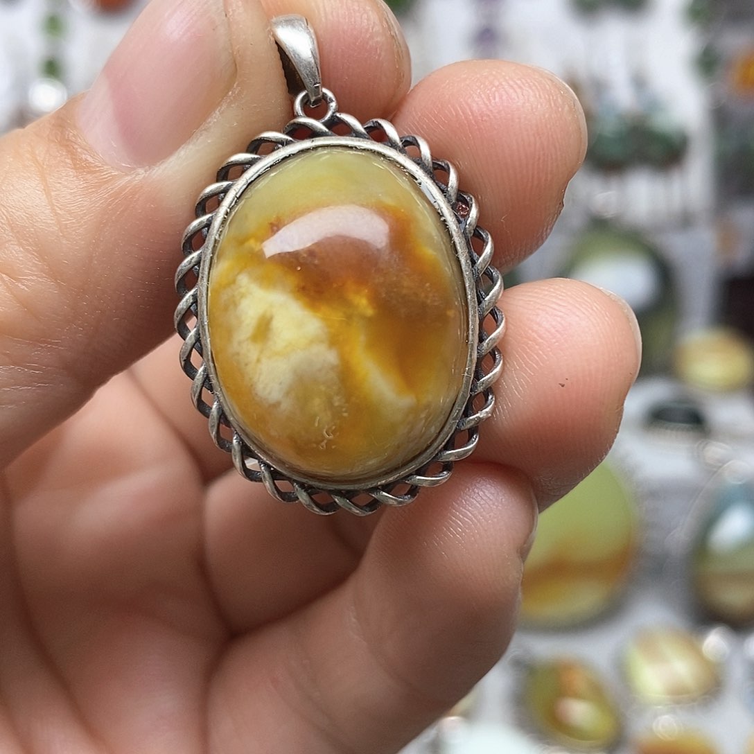 蛇纹石玉银S925镶嵌吊坠