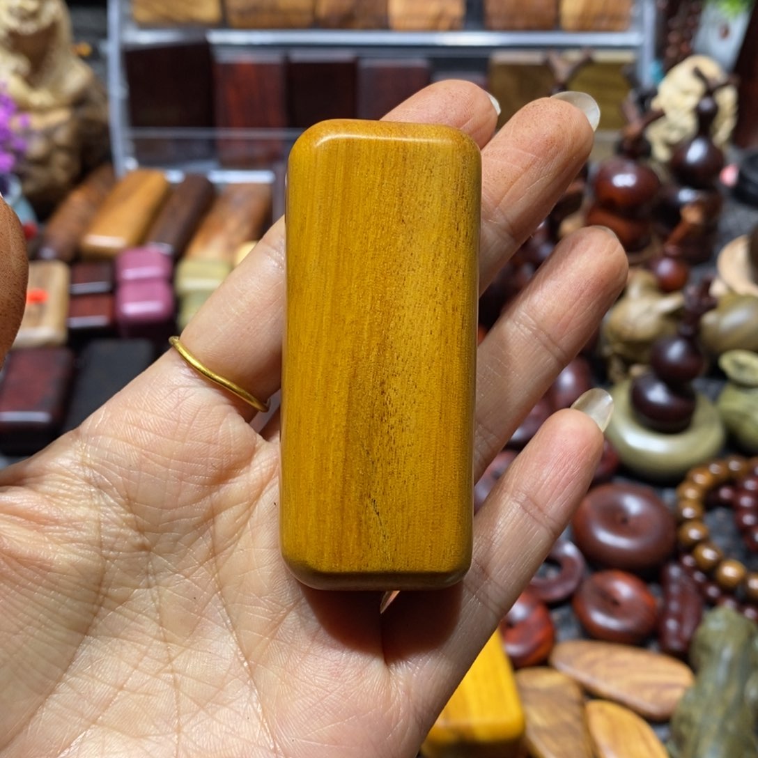 檀香紫檀（小叶紫檀）偏***月