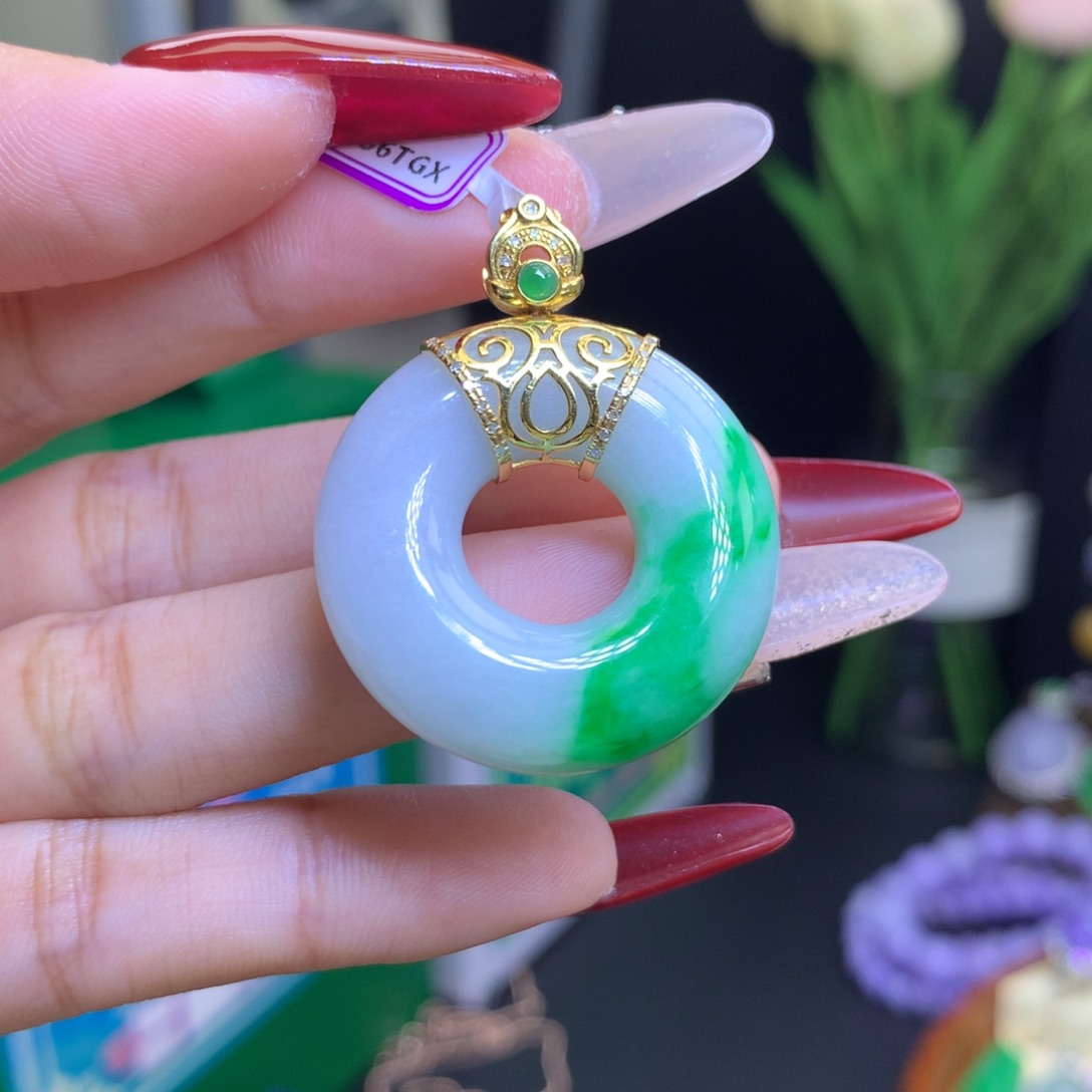 翡翠颈饰18K金镶嵌天然