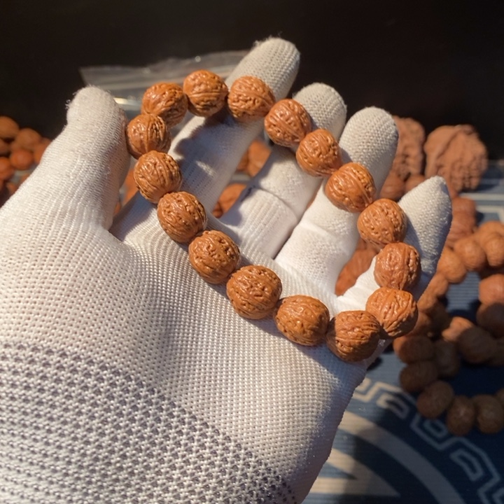 文玩核桃手串……92