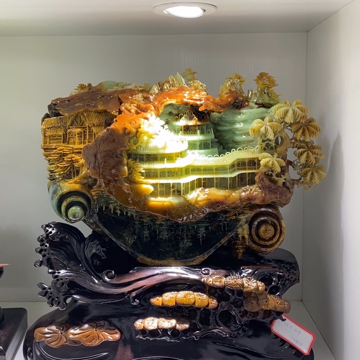 未镶嵌蛇纹石玉（覆膜）珠宝奇石