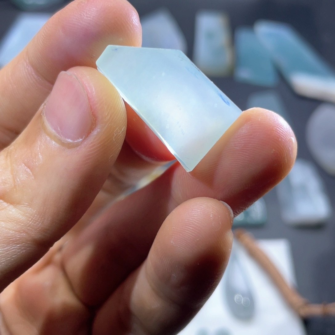 定制翡翠未镶嵌随行