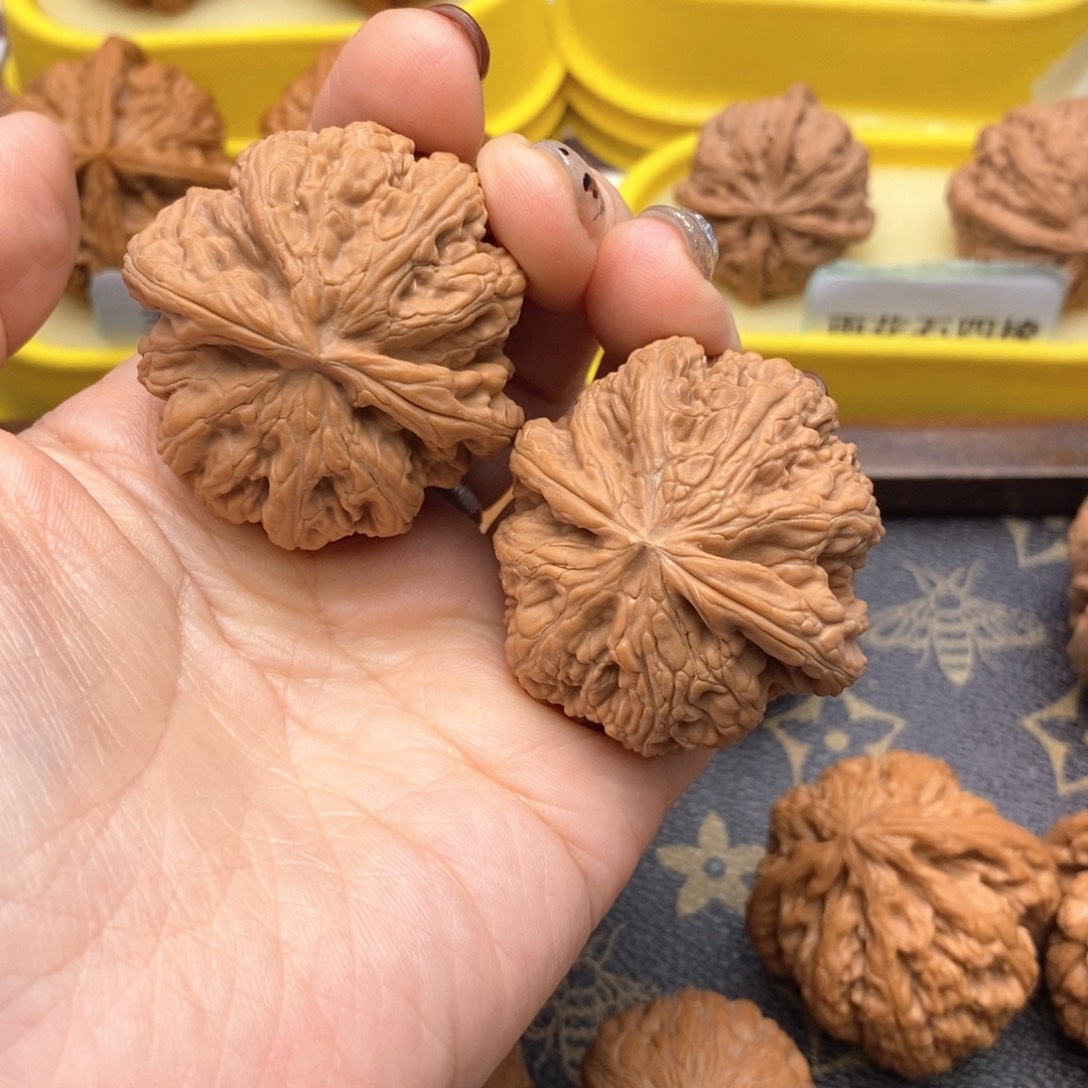 ****文玩核桃把件523号粗筋