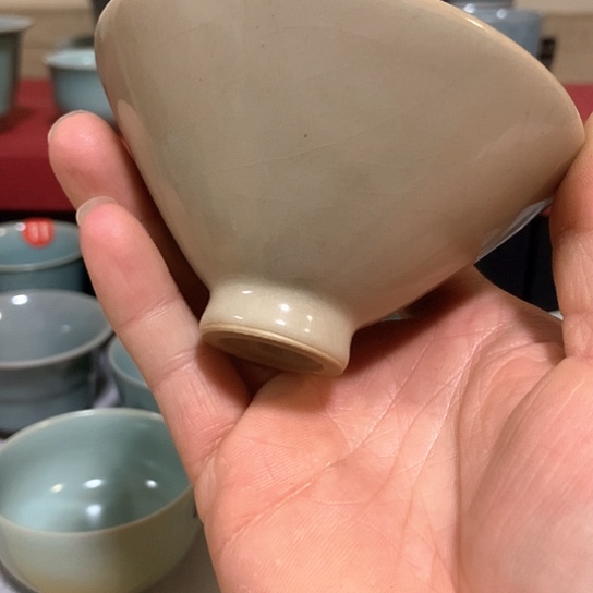 汝瓷米黄釉，斗笠杯，