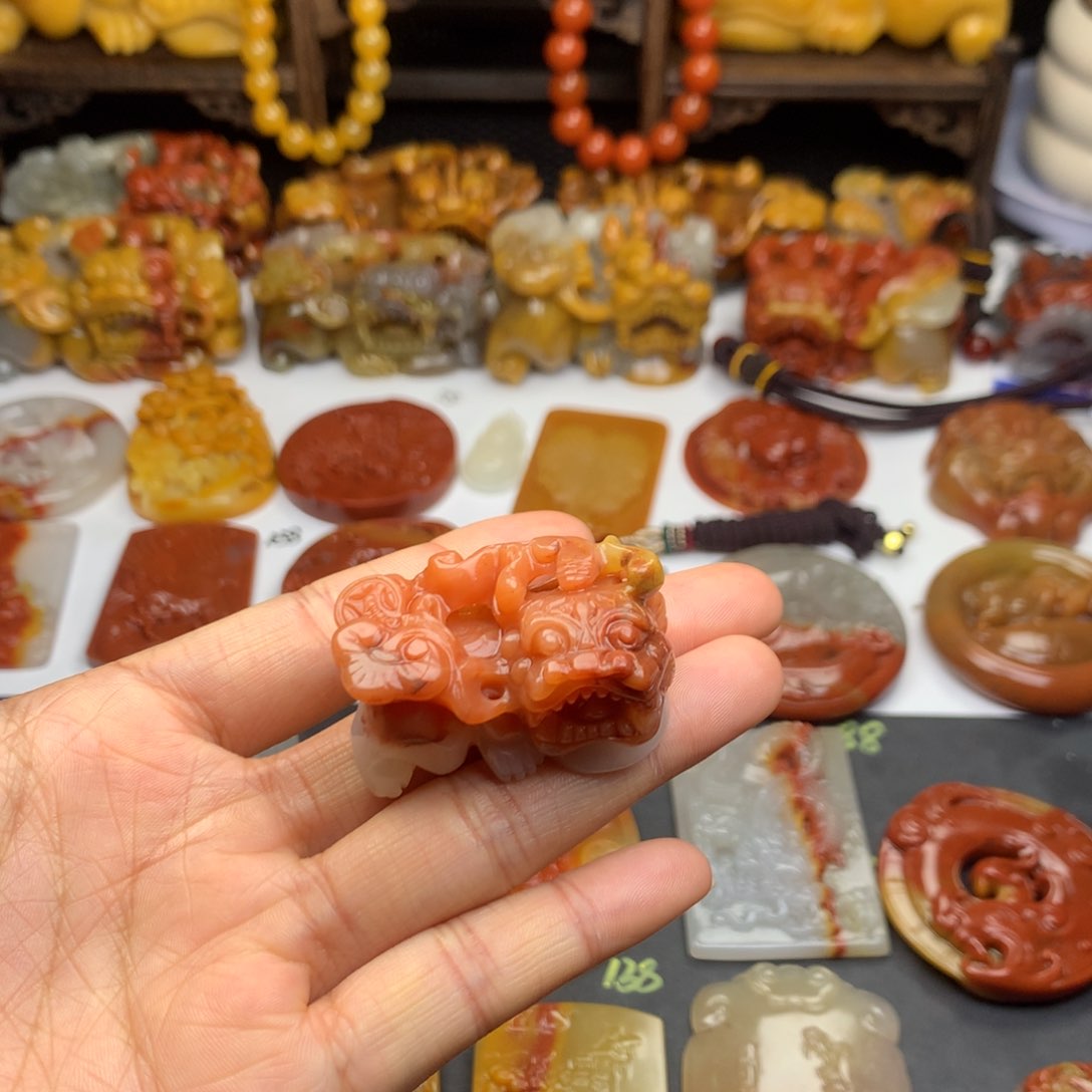 石英质玉（黄龙玉）挂件未镶嵌