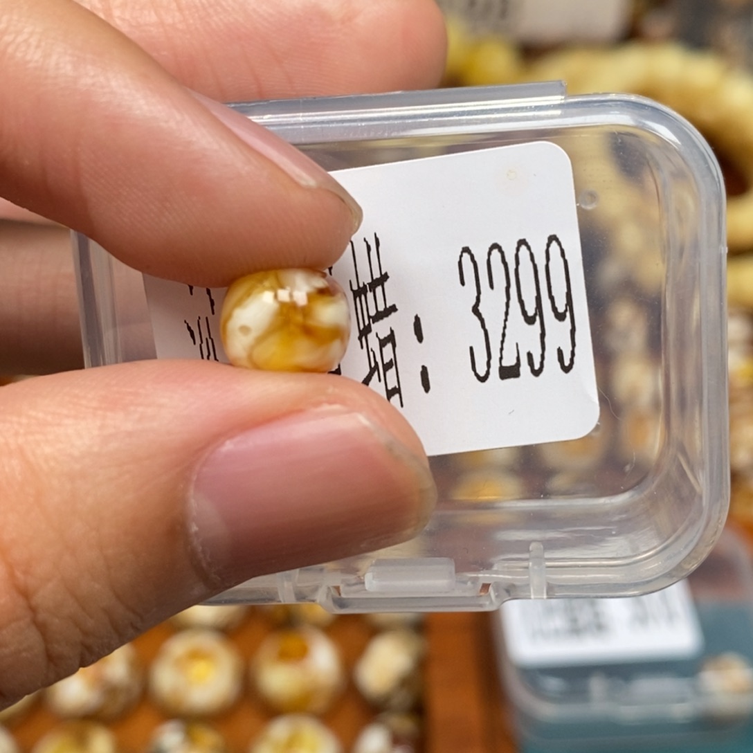 蜜蜡未镶嵌珠宝奇石3299