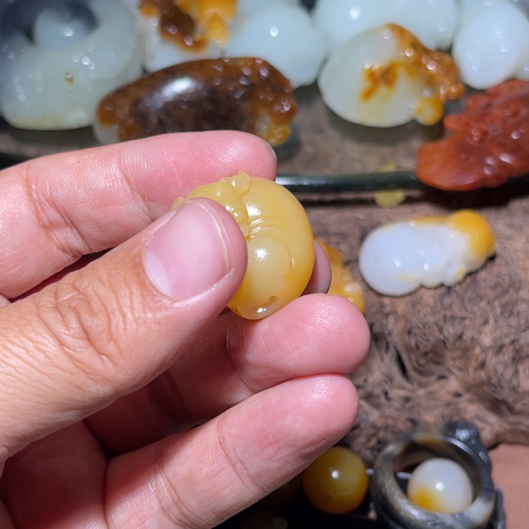 和田玉未镶嵌车挂