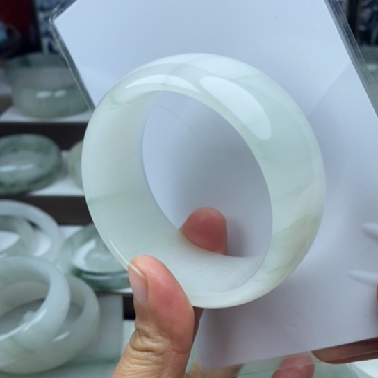 石英质玉（金丝玉）手镯未镶嵌用****9