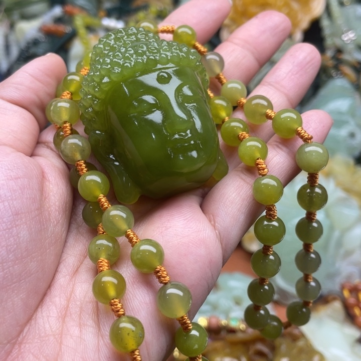 蛇纹石玉吊坠合金