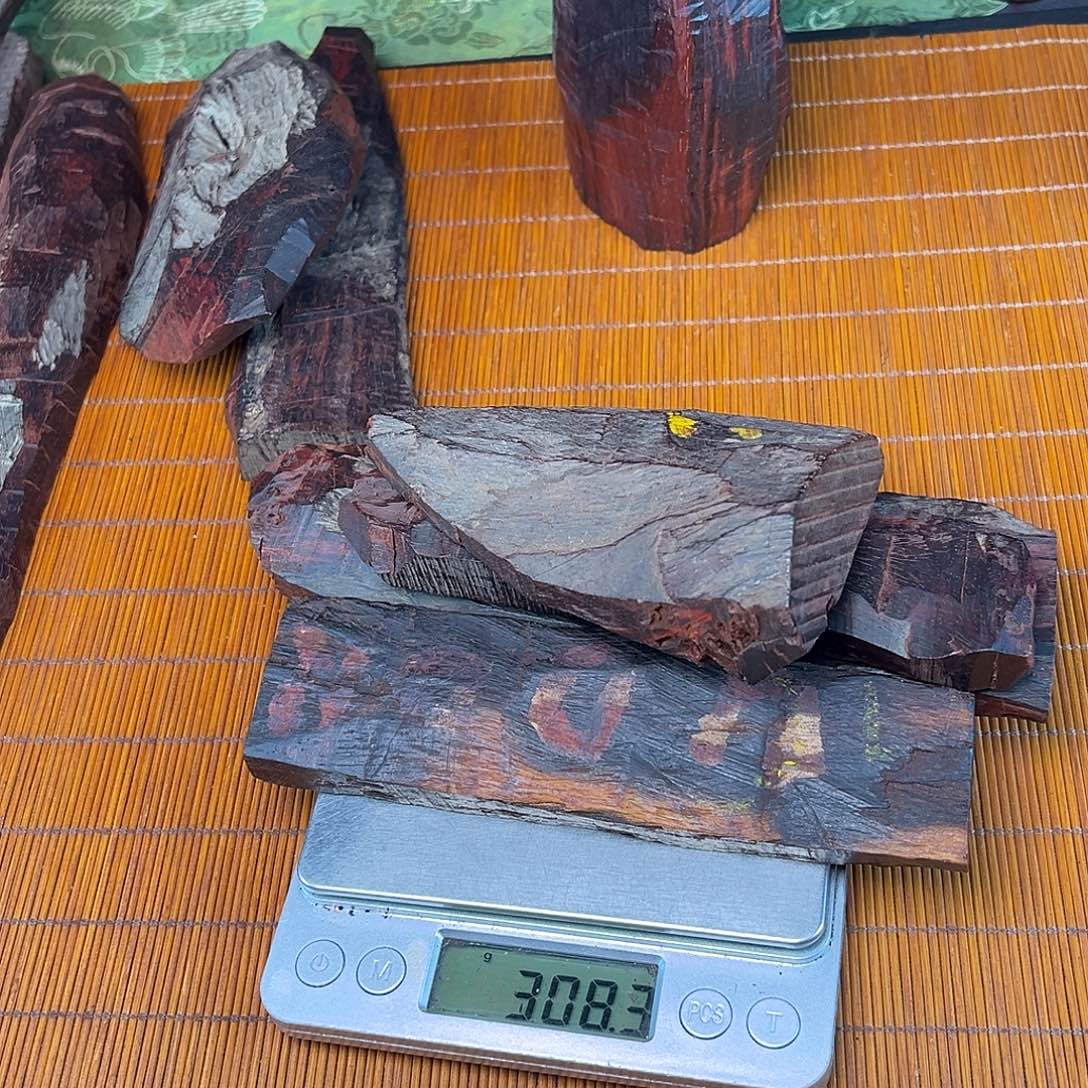 绿***山檀香紫檀（小叶紫檀）