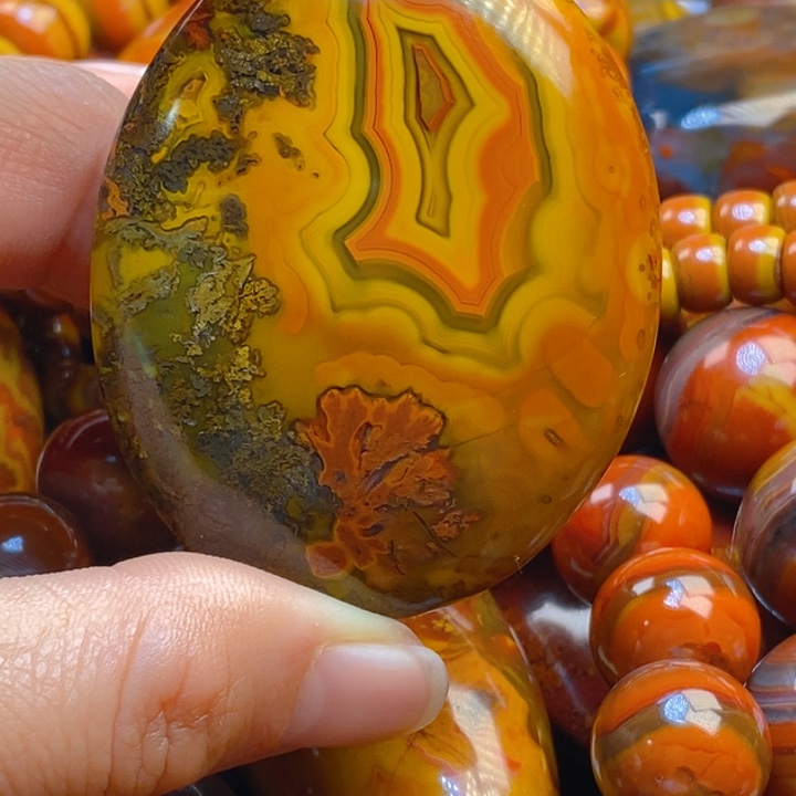 未镶嵌颈饰玛瑙/玉髓银****?