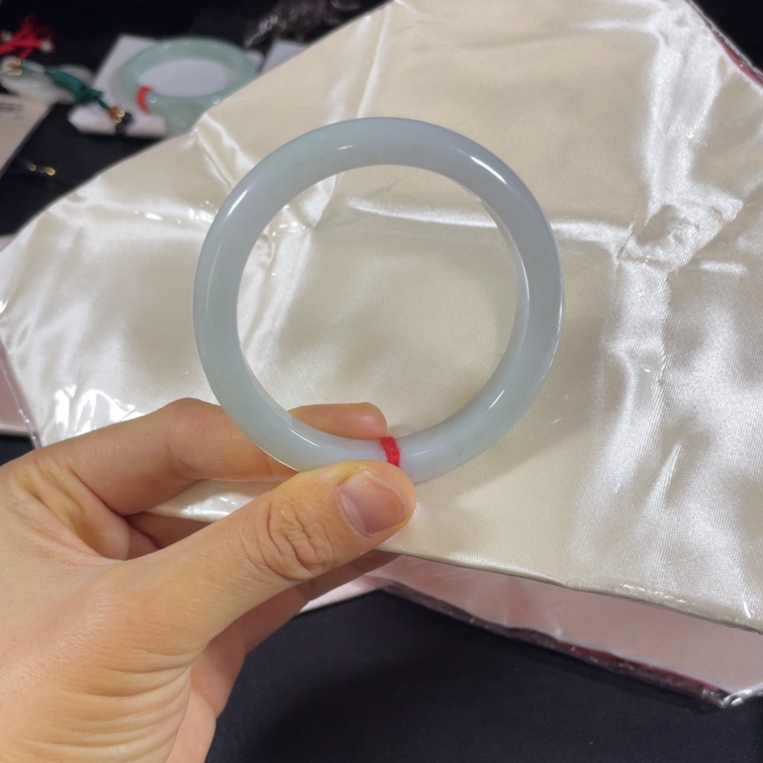 未镶嵌手镯翡翠天然翡翠手镯