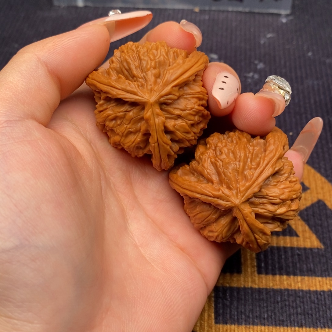 Z***J吊坠文玩核桃白狮子