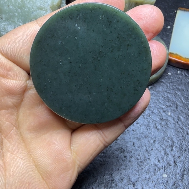 和田玉（糖玉）未镶嵌珠宝奇石