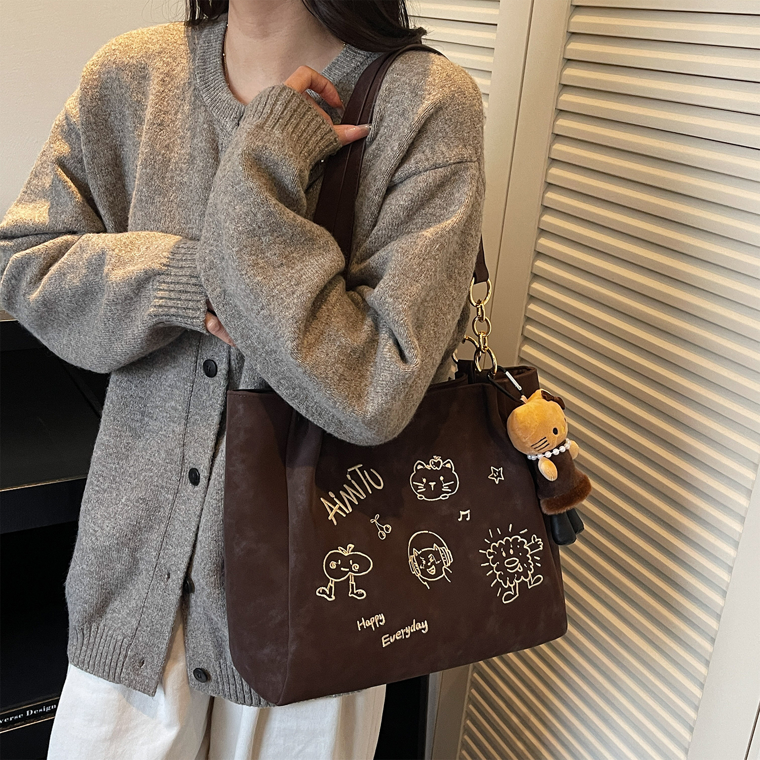 Aimitu2025新款简约百搭复古刺绣学院风休闲ins大容量单肩托特包