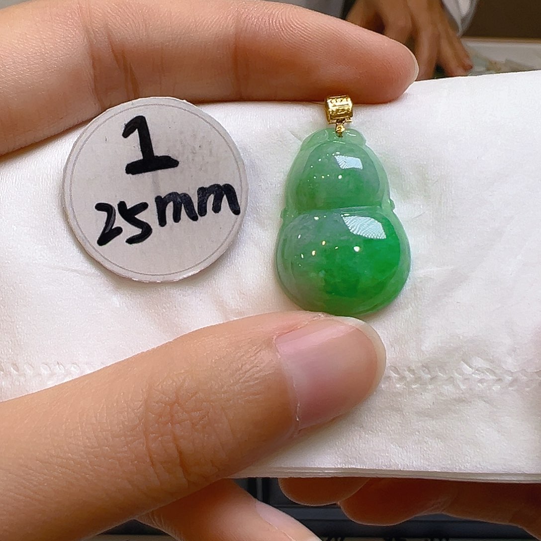 翡翠颈饰18K金镶嵌翡翠