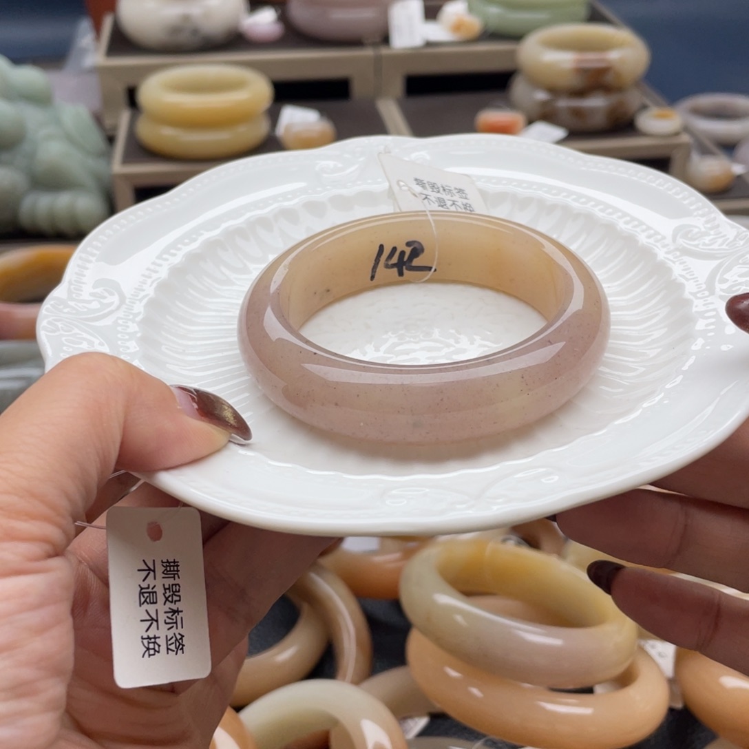 石英质玉未镶嵌手镯