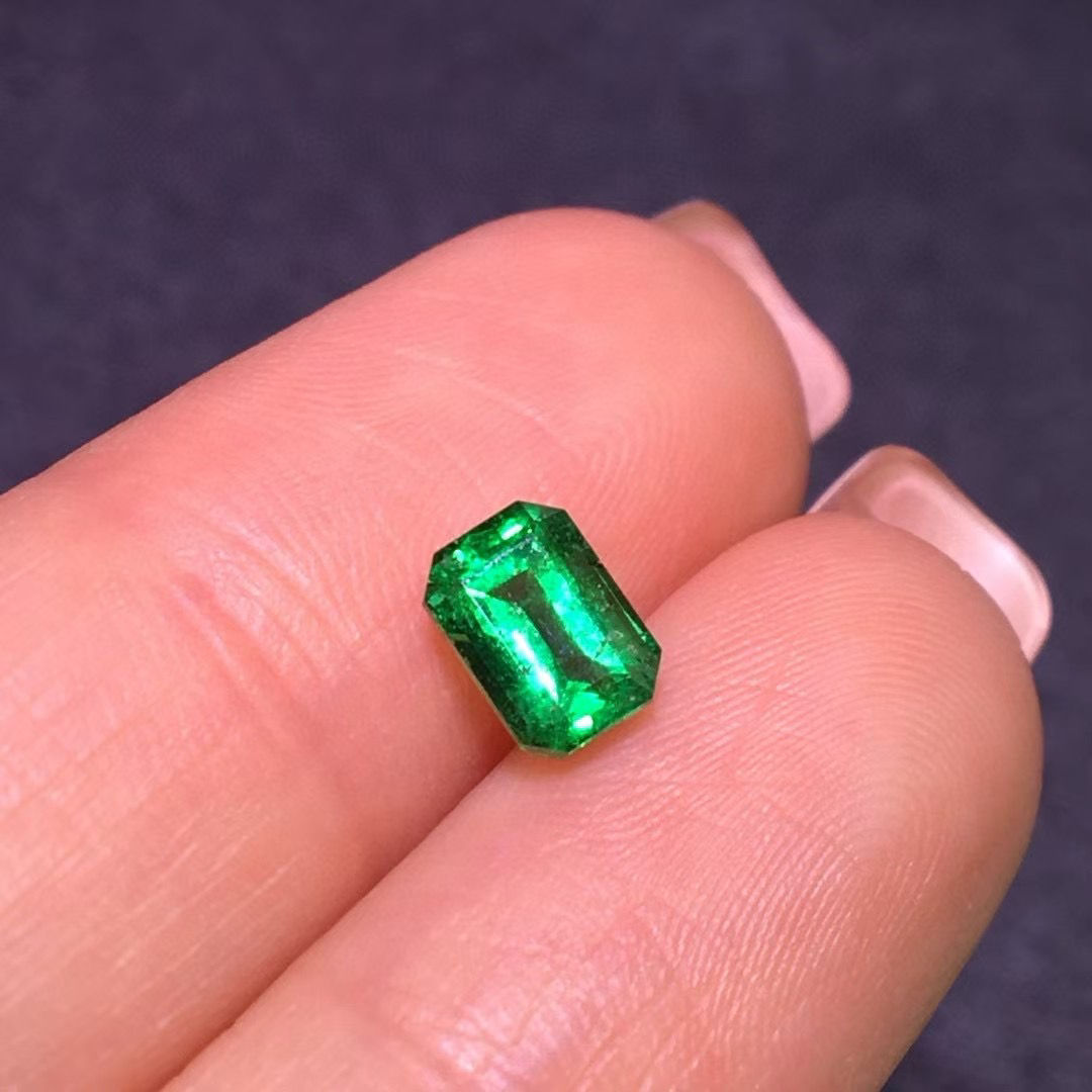 天然超美祖母绿晶体很干净 Vibrant极微油vvg品质 重0.93ct 