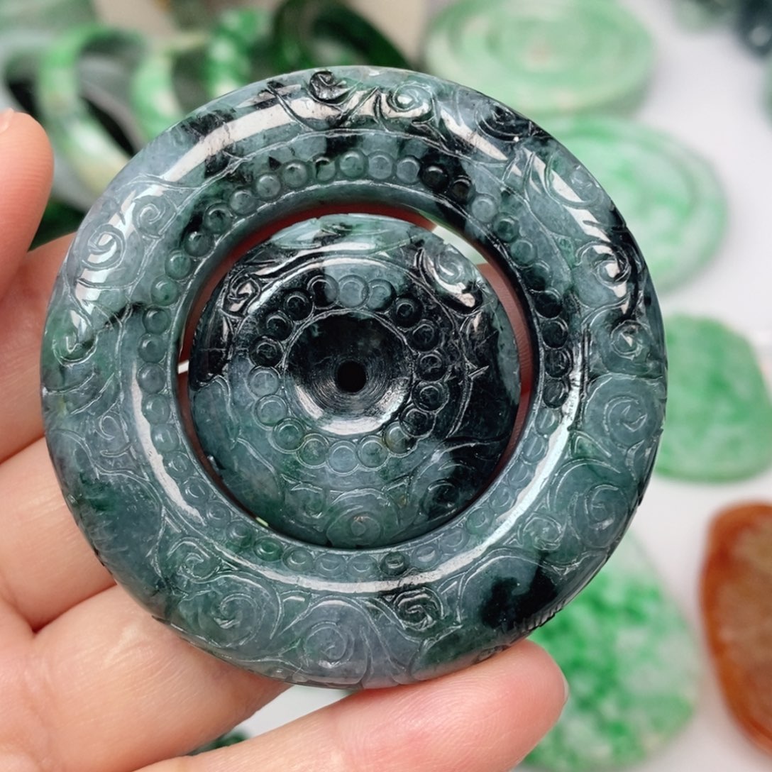 姑***子翡翠未镶嵌吊坠(不含链)