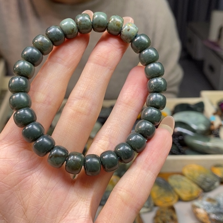 岫岩河磨玉（透闪石质玉）颈饰未镶嵌