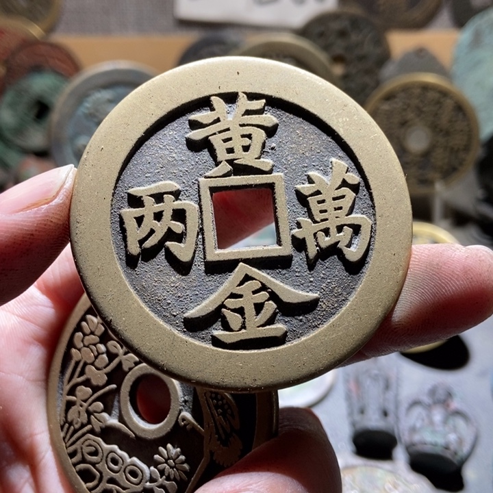 陳***嵗铜现代工艺品仿制品