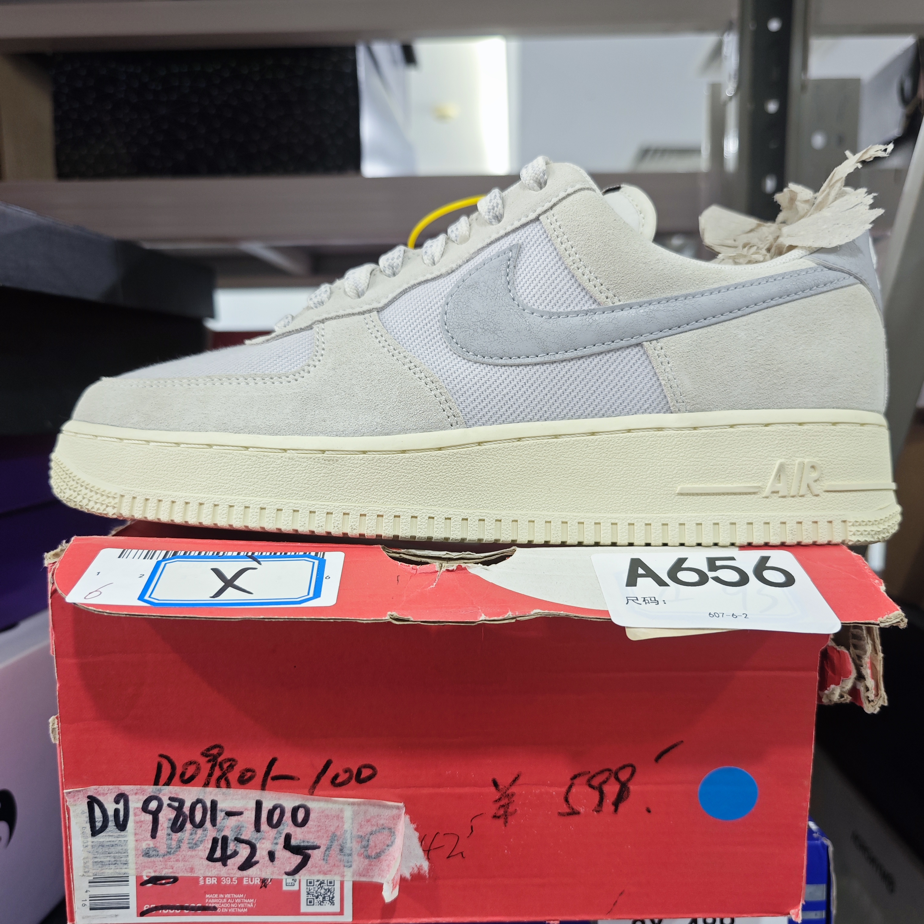 NIKE AF1 白灰低帮 42.5码 全新原盒 12.26 A656