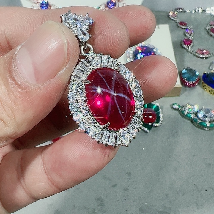 红宝石颈饰未镶嵌