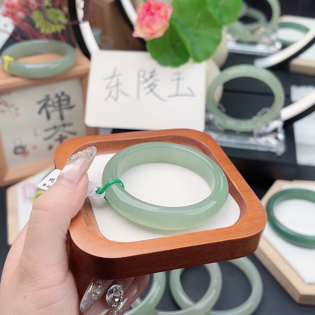 石英质玉未镶嵌手镯52