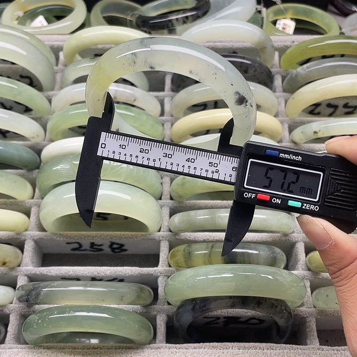 未镶嵌蛇纹石玉手镯258