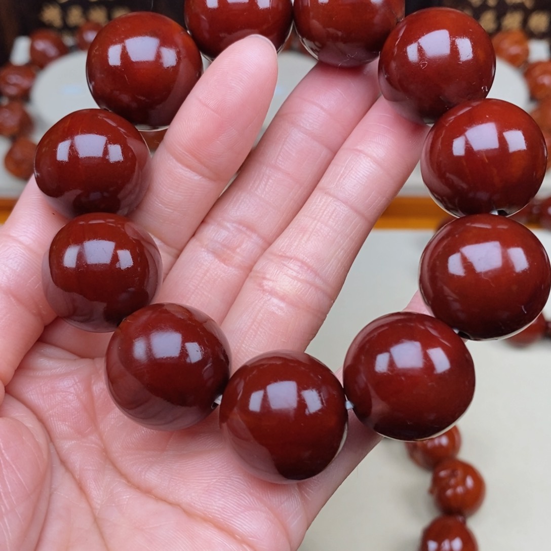 橄榄核吊坠?****点光珠，