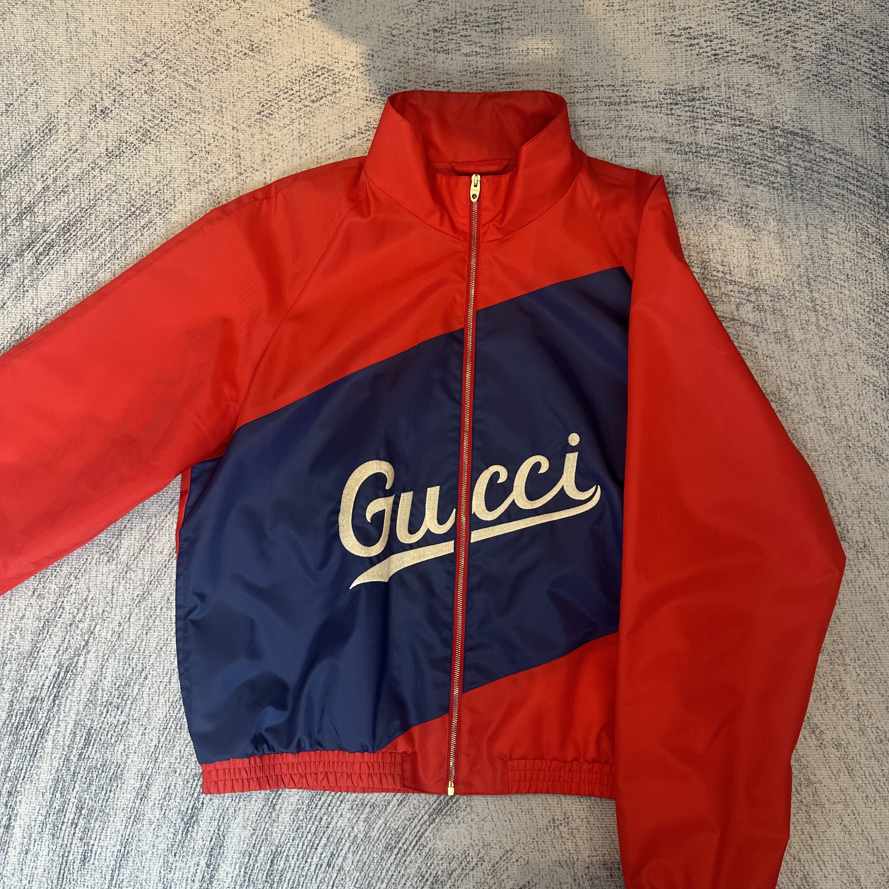 99新 GUCCI/古驰 /葡萄籽奢潮/拼色logo刺绣红蓝冲锋衣/48码