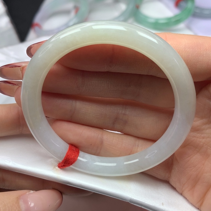 翡翠手镯未镶嵌?***远53圆条