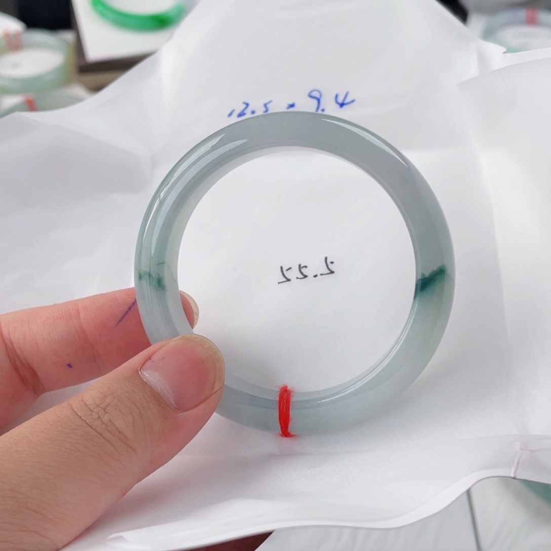 翡翠手镯未镶嵌55.5正圈