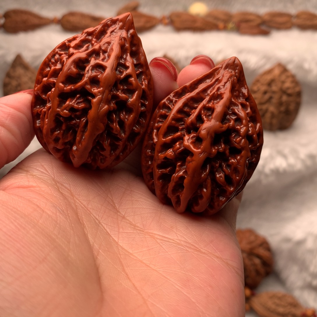 文玩核桃吊坠两*小武核桃龙骨塔