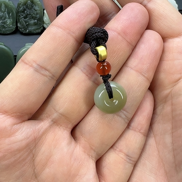 和田玉吊坠未镶嵌