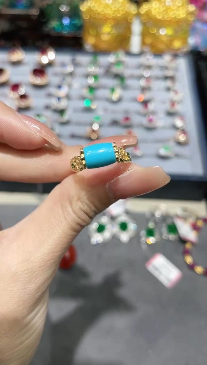 18K金镶嵌绿松石戒指