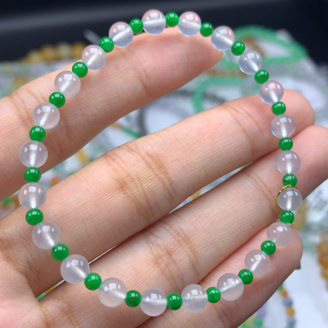 翡翠手链未镶嵌卡