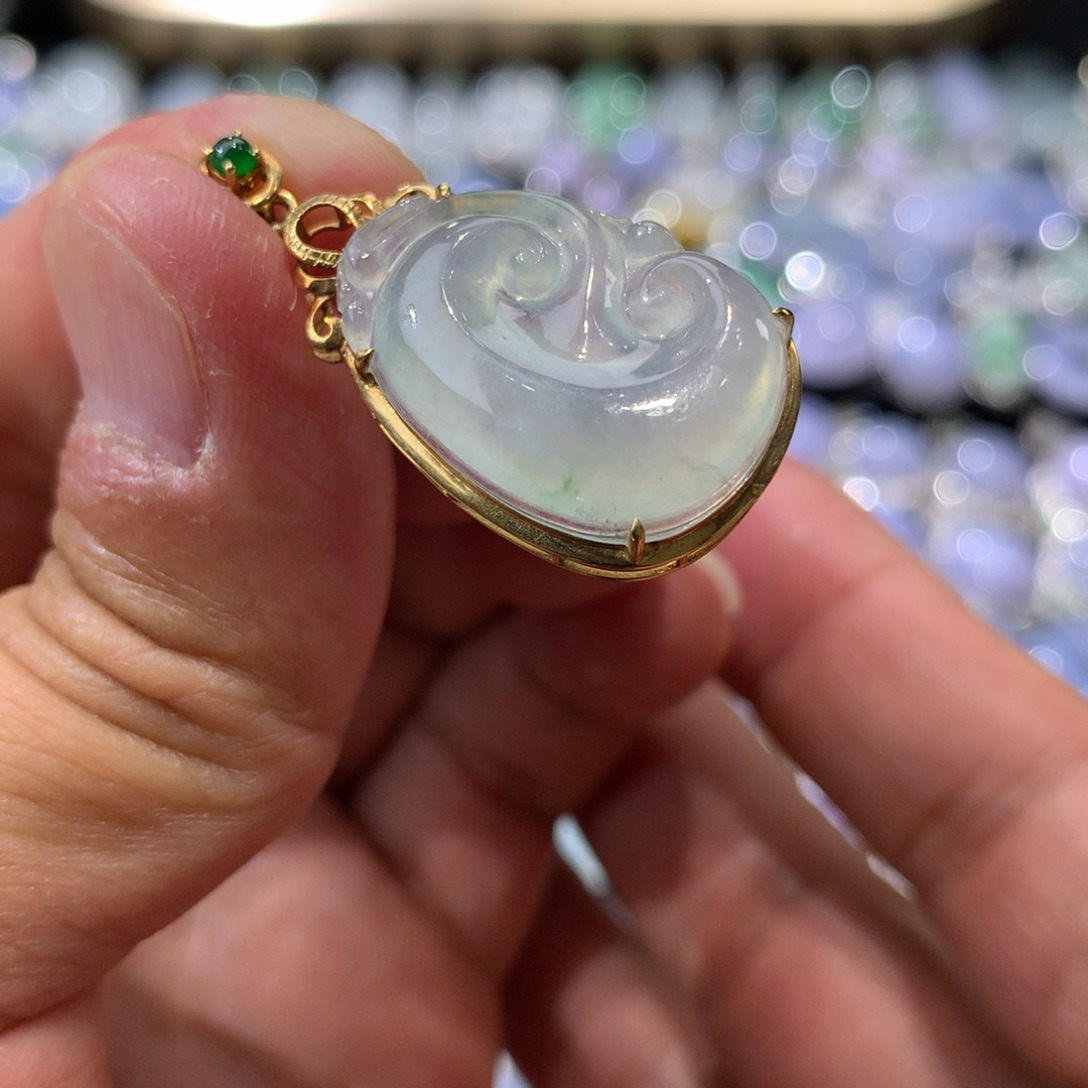 翡翠吊坠(不含链)18K金镶嵌