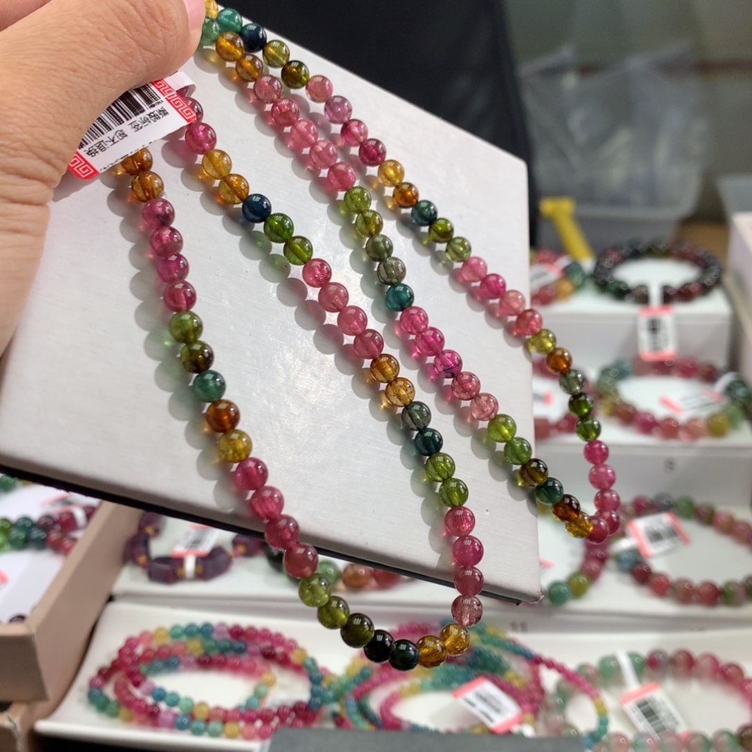 碧玺手链未镶嵌    5.5mm。  