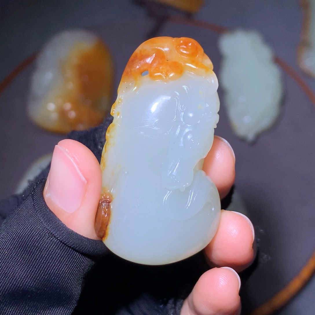 和田玉颈饰未镶嵌心**水