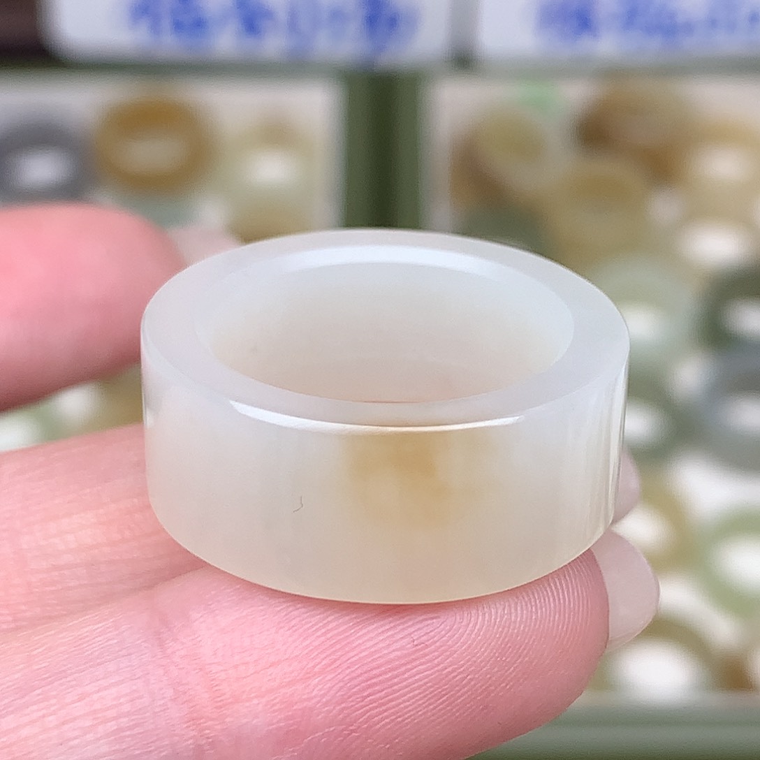 未镶嵌戒指和田玉超****爸