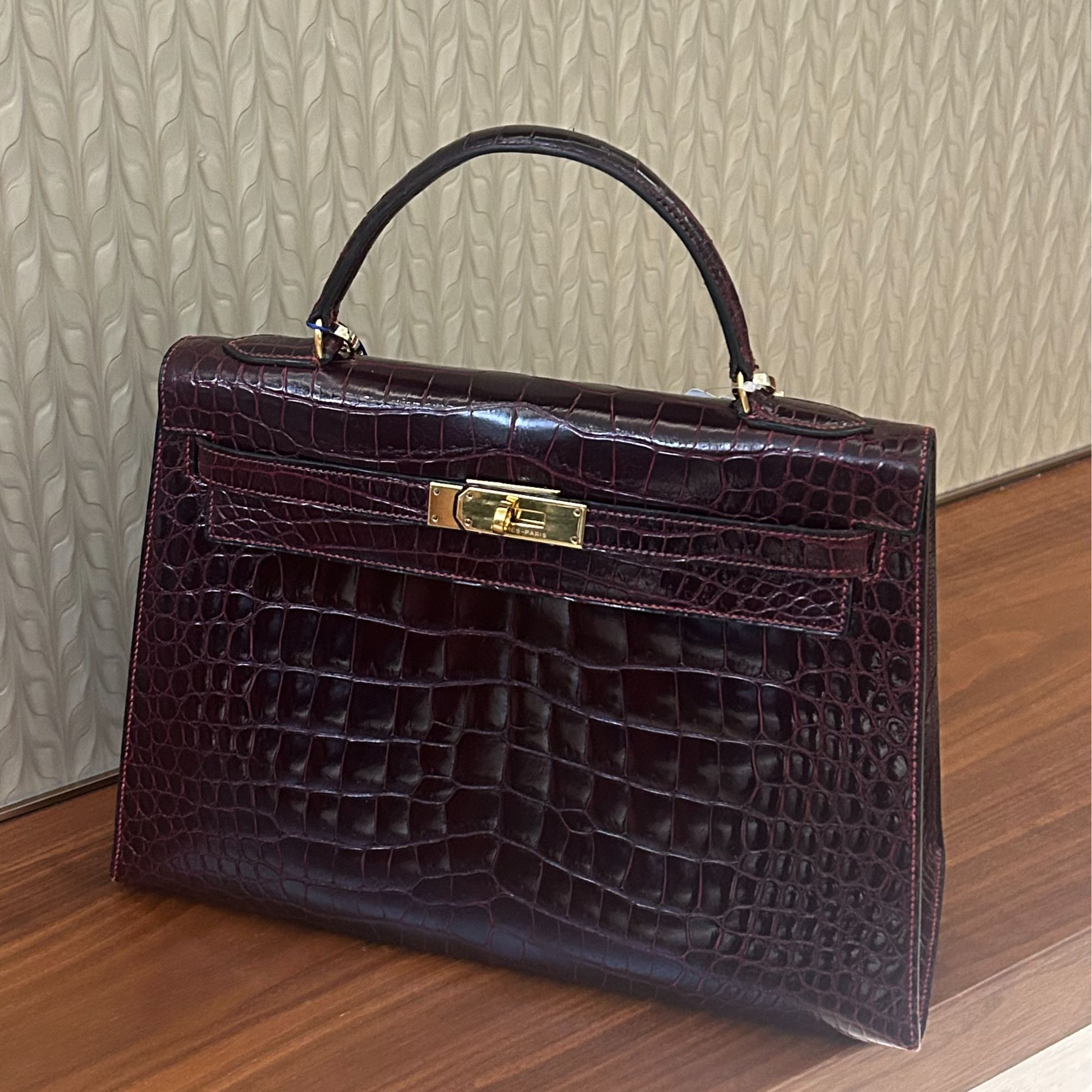 95新 Hermes/爱马仕 kelly32 酒红色 亮面圆圈鳄圈N刻 无肩带中古