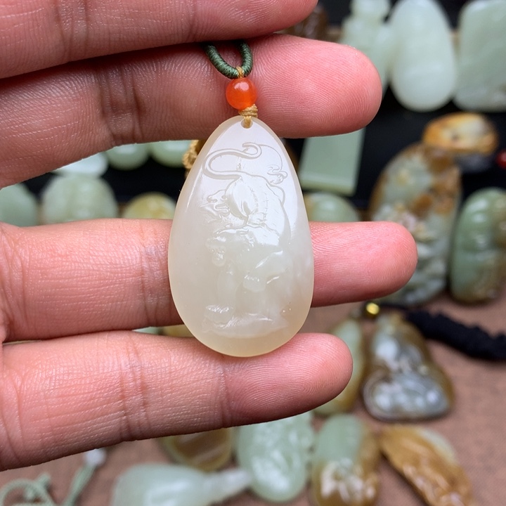 无***蛋和田玉（糖玉）未镶嵌颈饰