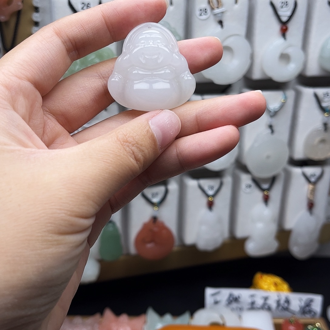 石英质玉未镶嵌颈饰