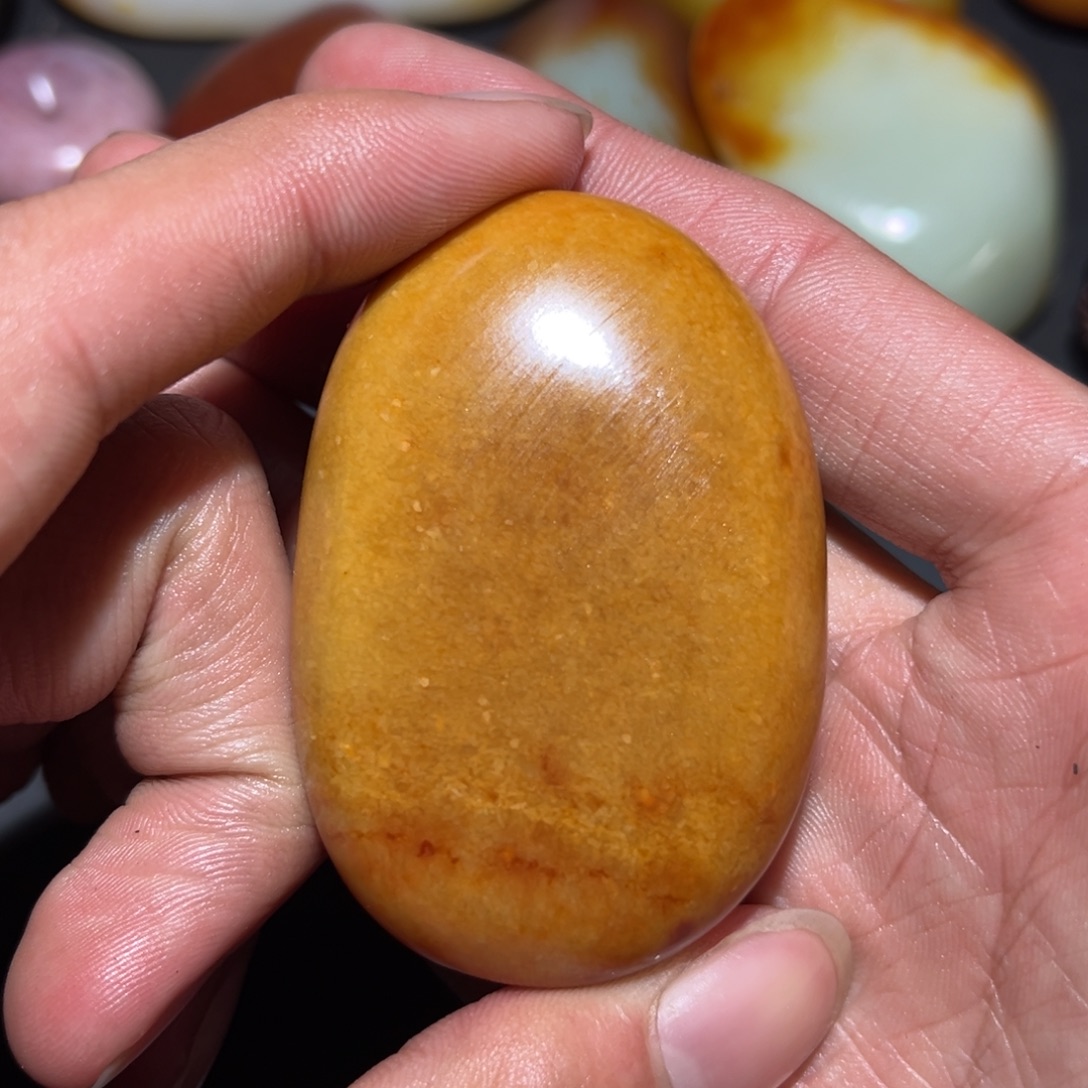 和田玉未镶嵌珠宝奇石