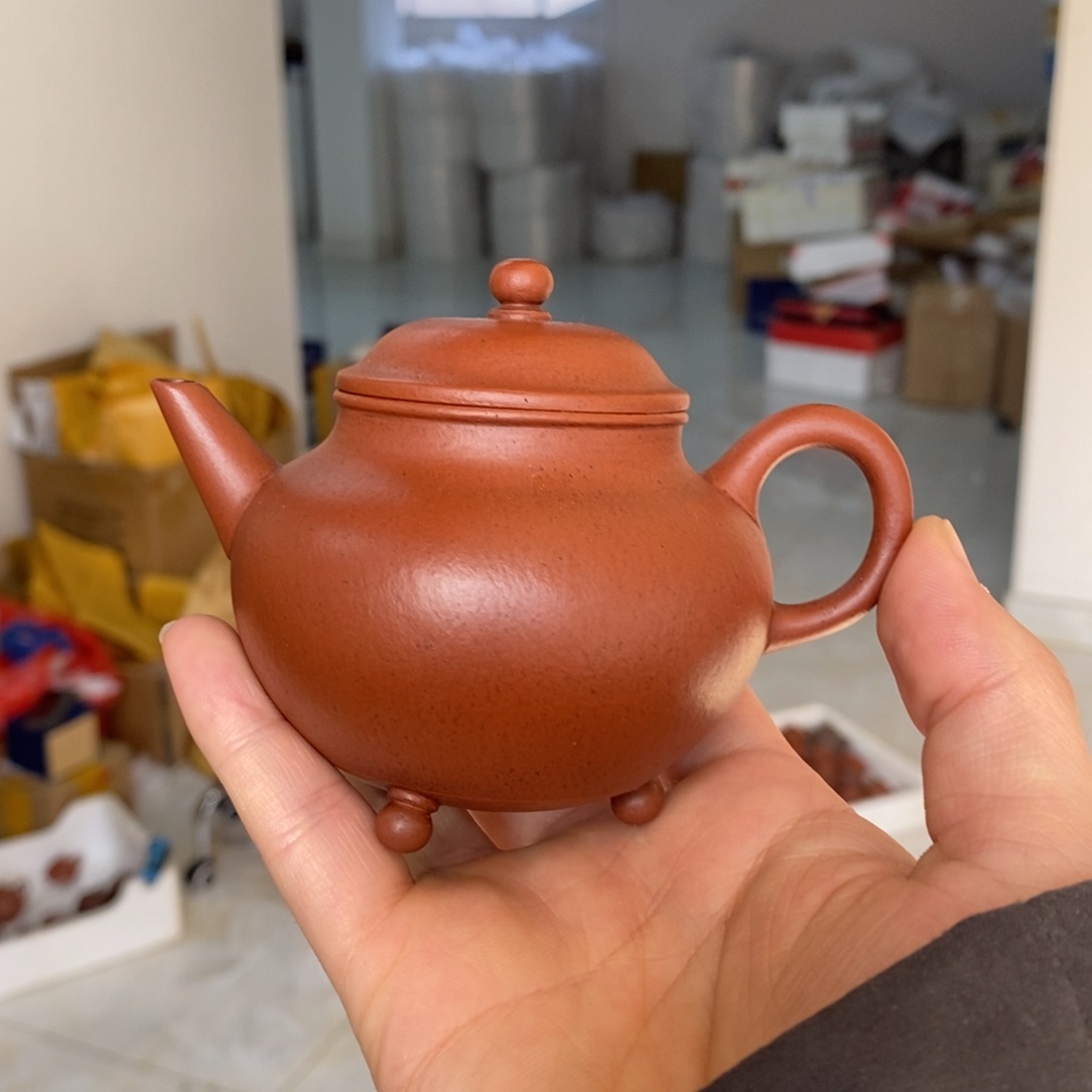 紫砂茶壶?*?三足水平皱皮140毫升