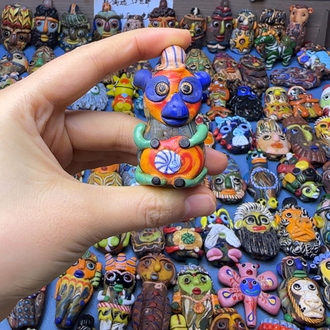 琉璃非金属玻璃颈饰小熊娃一个