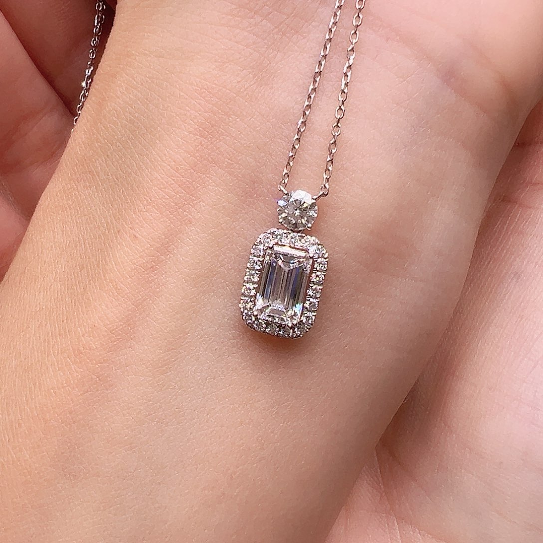 18K金镶嵌实验室培育钻石项链1.1ct K白祖母切香水瓶项链45cm