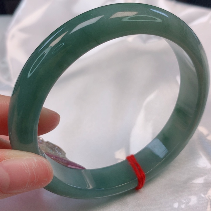 翡翠手镯未镶嵌58圈